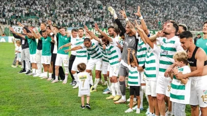 Bursaspor 45 Bin Taraftarla Şampiyonluğunu Taçlandırdı! İşte Tarihi Anlar