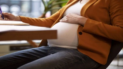 Anneler için tarihi müjde: Ücretli doğum izni 1 yıla çıkıyor!