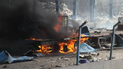 İran'da Bender Abbas Limanı'ndaki Patlamada Yaralı Sayısı 516'ya Yükseldi