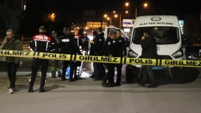 “Ölü Doğdu” Diyerek Bebeğini Çöpe Attı