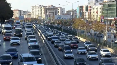 Haftanın İlk Gününde İstanbul’da Trafik Çilesi: D-100'de Yoğunluk Rekor Kırdı!