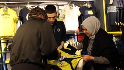 Allan Saint-Maximin’den Sarı-Lacivertli Taraftarlara Büyük Jest: “Sevgimi Göstermek İstedim”