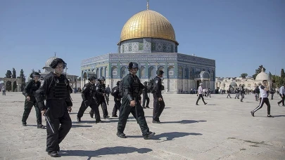 Kudüs'te gerilim tırmanıyor: Fanatik Yahudiler yine Mescid-i Aksa'yı bastı