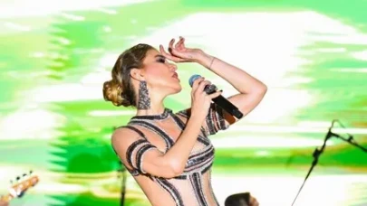 Gülben Ergen 20 Yıl Öncesine Döndü! Fit Görünümüyle Göz Kamaştırdı