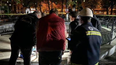 Parkta Facia: 5 Yaşındaki Çocuk ve 3 Kişi Elektrik Akımına Kapıldı!