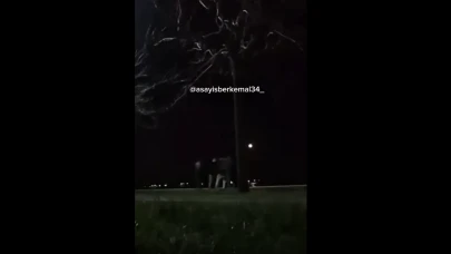 Bakırköy Sahil'de Tekmeler Havada Uçuştu: O Anlar Çevredeki Vatandaşların Kamerasına Yansıdı