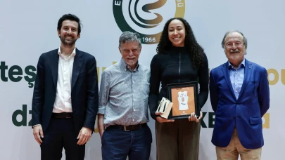 Eczacıbaşı Dynavit’te Gözyaşlarıyla Veda! Turuncu Kalpler Bir Sezona Daha El Salladı