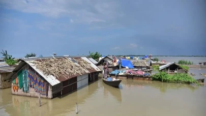 Evler Yıkıldı, İnsanlar Kaçtı: Cammu Keşmir’de Korkunç Sel