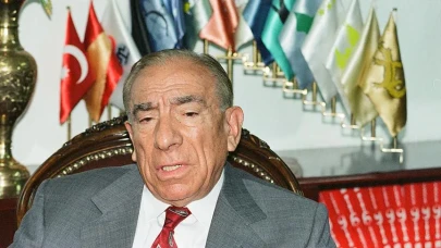 Alparslan Türkeş Kimdir, Nereli, Kaç Yaşında Öldü, Mezarı Nerede, Abdullah Çatlı İle Bağı Nedir?