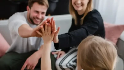 Beyin Gelişimi Evde Başlar: Ebeveyn İletişiminin Gücü