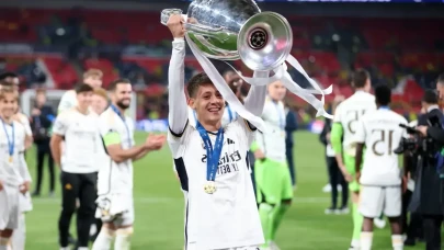 Efsanevi Futbolcudan Arda Güler'e Destek Peşinde Ancelotti'ye Mesaj Yolladı!