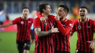 Süper Lig'e Çıkmayı Hedefleyen Gençlerbirliği'nde Protesto! Oyuncular Maaşlarını Alamadığı İçin İsyan Etti