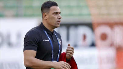 Başakşehir'in Hocası Çağdaş Atan Baba Oldu: Başakşehir'den Kutlama Mesajı