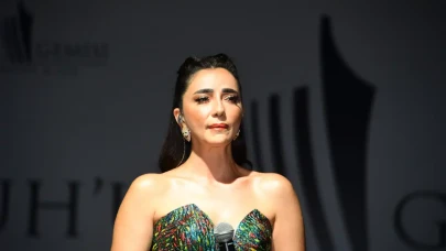 Bu Gece Şarkılarımız Volkan Abi İçin" Diyen Öykü Gürman Gözyaşlarını Tutamadı!