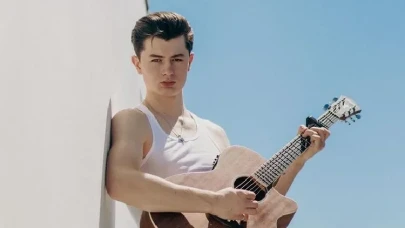 Z Kuşağının Elvis Presley'i Elliot James Reay’den Nostalji Dolu “Always on My Mind” Yorumu!