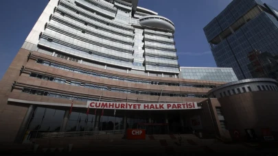 CHP’li belediyede işten çıkarılan kadınlar yürüyor