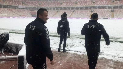 Sivas'ta Dondurucu Soğuk Maça Engel Olabilir! Fenerbahçe - Sivasspor Maçı Ertelenecek mi, Karar Ne Zaman Açıklanacak?