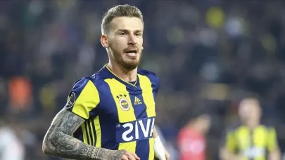 Serdar Aziz'in Futbolu Bıraktığı İddialarına Menajerinden Cevap Geldi! Tecrübeli Oyuncu Kariyerine Devam Edecek