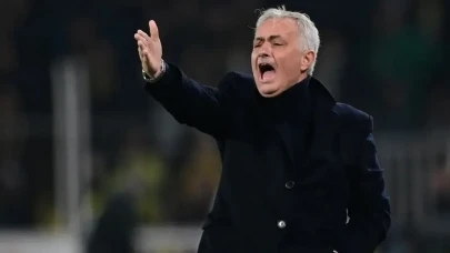 Fenerbahçe’de Kriz Derinleşiyor: İstifa İhtimali Masada mı?