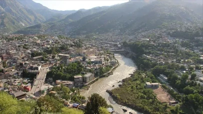 Keşmir Ateşi Yeniden Alevlendi: Güney Asya’da Savaş Alarmı mı?