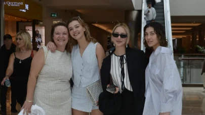 Ünlü Oyuncu Melisa Döngel'den Aile Pozu! İstinyePark’ta Sürpriz Görüntü