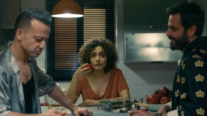 Erkan Kolçak Köstendil Moskova’da Jüri Başkanı Oldu! 'Tezgah' Filmi Ayakta Alkışlandı