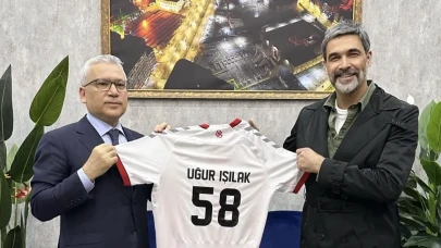 Sahnede Göz Dolduran An: Uğur Işılak’a Sivasspor’dan Duygulandıran Sürpriz!