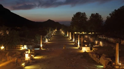 Sardes Antik Kenti’nde Gece Müzeciliği Başlıyor: Tarih Artık Geceleri de Işıldayacak
