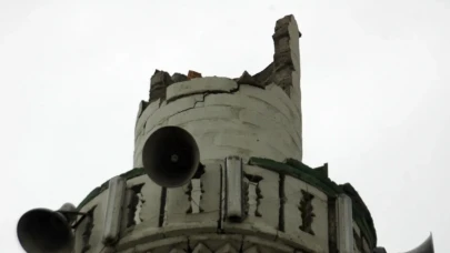 Ankara’da Fırtına Dehşeti: Minareye Yıldırım Düştü!