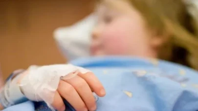 İngiltere'de Salmonella Alarmı: 20 Kişi Etkilendi, Salgının Kaynağı Araştırılıyor