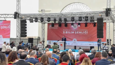 Yerli Arp Sahneye Çıkıyor! Zeynep Öykü’den Bilecik’te Unutulmaz Açılış