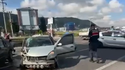 Yalova’da Zincirleme Kaza: 5 Yaralı, Trafik Durdu