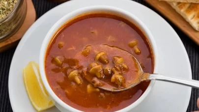 Ekşili Bamya Yemeği Tarifi: Bir Kaşıkta Anadolu'nun Tüm Lezzeti!