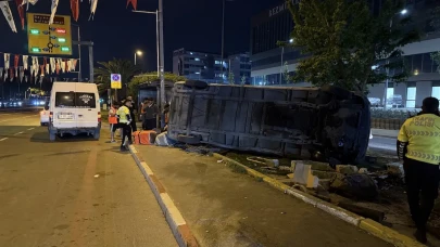 Mucize Gibi Kurtuluş! İstanbul’da Yan Yatan Araçtan İki Kişi Sağ Çıktı