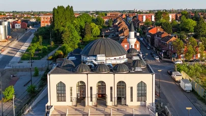 Fransa’da Osmanlı Mührü: Eyüp Sultan Camii Görkemle Açıldı!