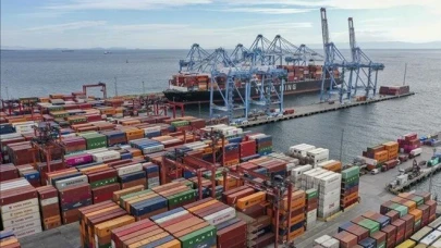 İhracatta Tarihi Zirve: 265 Milyar Dolarla Cumhuriyet Rekoru!