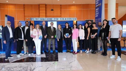 25 Yılın Hafızası Yapay Zeka ile Hayat Buldu: Sabancı Üniversitesi’nden Tarihi Sergi!