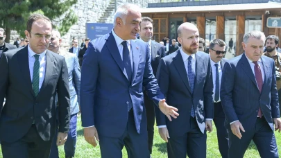 Turizmde Tarihi Zirve: 62 Milyon Ziyaretçi, 61 Milyar Dolar Gelir!