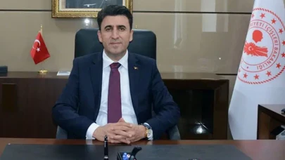 Tunceli Valisi Şefik Aygöl Kimdir? Aslen Nereli, Kaç Yaşında, Kiminle Evli? İşte Biyografisi ve Görevleri