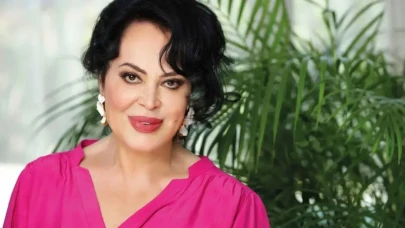 Türkan Şoray Gözyaşlarını Zor Tuttu! O Anlar Ayakta Alkışlandı