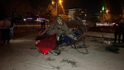 Gece Yarısı Kabusu: Konya’da Feci Kaza, Otomobil Takla Atıp Bahçeye Girdi
