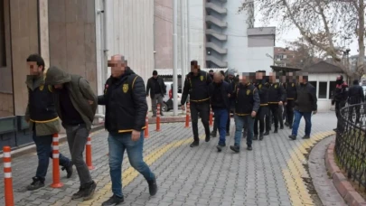 Sosyal Medyada Silah Teşhirine Operasyon: 45 Kişi Yakalandı