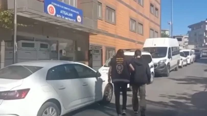 Esenler’de Satırla Sokakta Dolaşan 14 Yaşındaki Çocuk Gözaltına Alındı