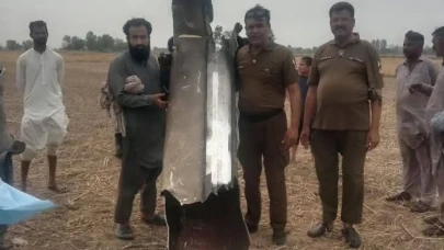 Pakistan, Hindistan Füzesini Vurdu! Tansiyon Zirvede