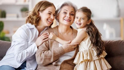 Anlamlı Anneler Günü Mesajları? Kısa Anneler Günü Mesajları, 2025 Eşe Anneler Günü Sözleri ve Özel Güne Dair Her Şey!