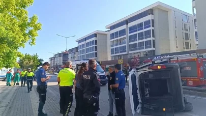 Polis Ekip Aracı Devrildi: 2’si Polis 5 Yaralı