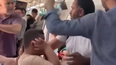 Maltepe’de Marmaray’da Skandal: Çocuklarının Gözleri Önünde Yumruk Yedi!