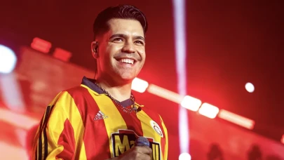 Emir Can İğrek’ten Galatasaray’a Şampiyonluk Marşı: “Zorla” Geceye Damga Vurdu!