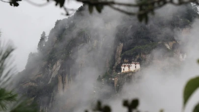 Puslu Hava Himalaya Manzarasını Yok Ediyor