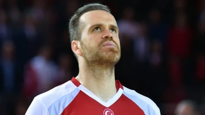 Oğuz Savaş Nereli? Hangi Takımlarda Oynadı? Eşi ve Çocuğu Kim?